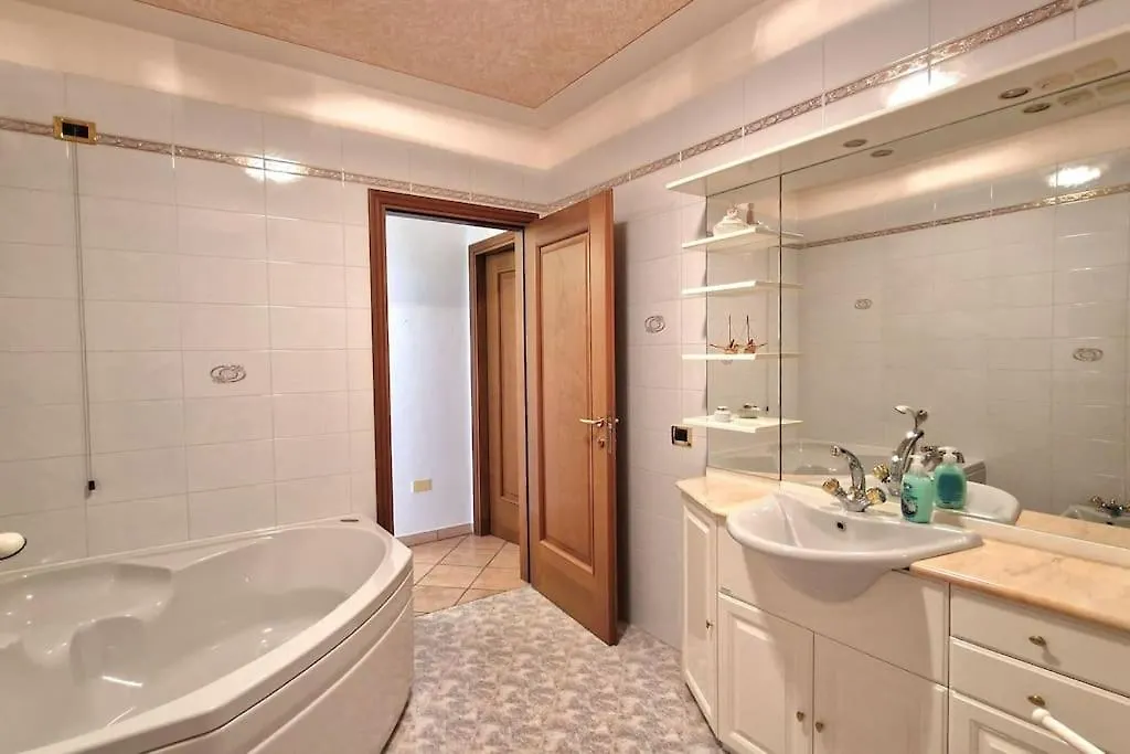 Ca' Degli Ulivi Apartment Caprino Veronese